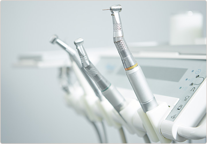小児矯正歯科で使用する医療器具