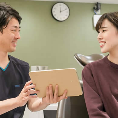 矯正歯科の無料相談会に来られた人の受付